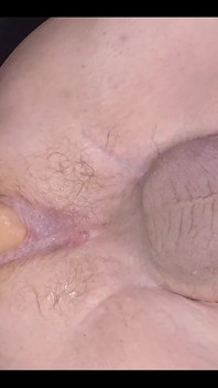 Encore une super vidéo de ma machine à baiser et de mon gode préféré en train de m’entraîner au cul