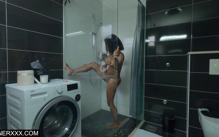 Sinners World: Kiki minaj dientot habis-habisan di kamar mandi sama pria antar...