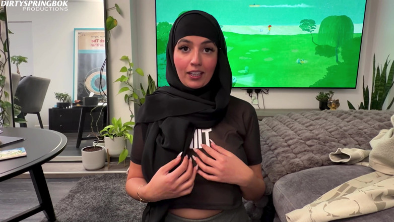 Aaliyah Yasin: Hijabi-mädchen lutscht einen weißen schwanz, während ihre eltern im obergeschoss...