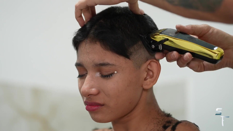 Shave Flix: Claudia