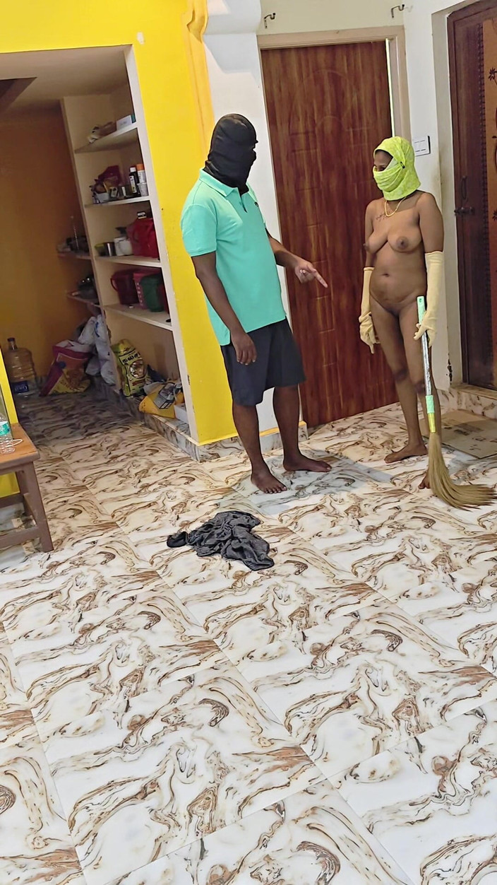 Thesana: Služka a majitel