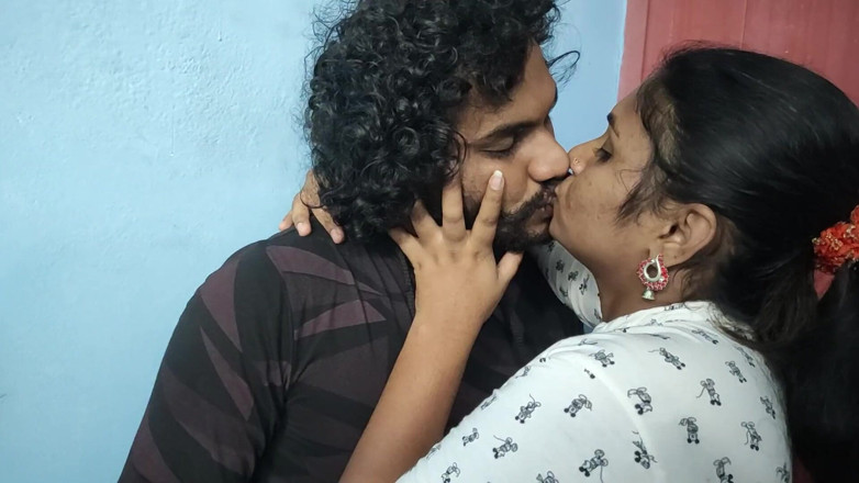 Vaigavarun45: Long Lip Lock with Hot Fuck, Mallu Couple Hot Lip...
