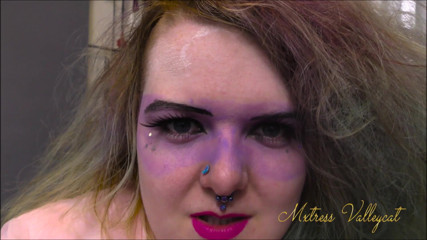 Mxtress Valleycat: Get me something pretty for my face