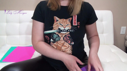 Morrigan Havoc: Rozdzieranie kolorowego papieru rękami