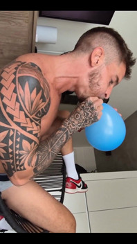 I Love Playing with Balloons