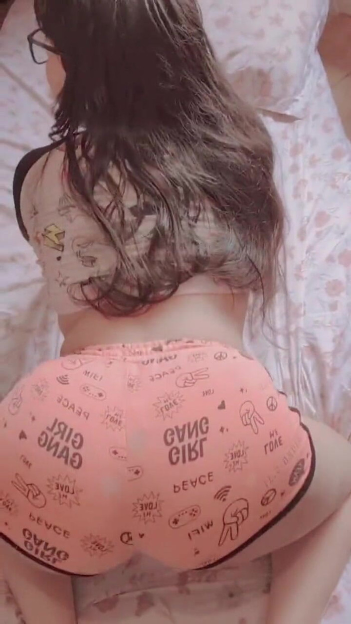 Hana Lily: Bersenang-senang dengan seks anal!