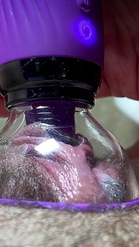 Vacuum Morning Masturbation, Wet Pussy with Cream Flowing Out, How Nice It Is