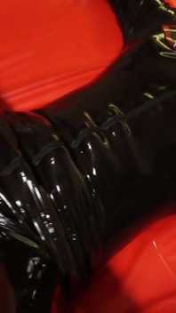 Latex Danielle got an orgasm with a massage vibrator
