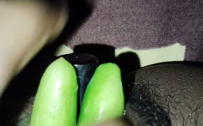 Xpriyasunlight: Gadis sange india muasin memeknya sendirian - erangan asli