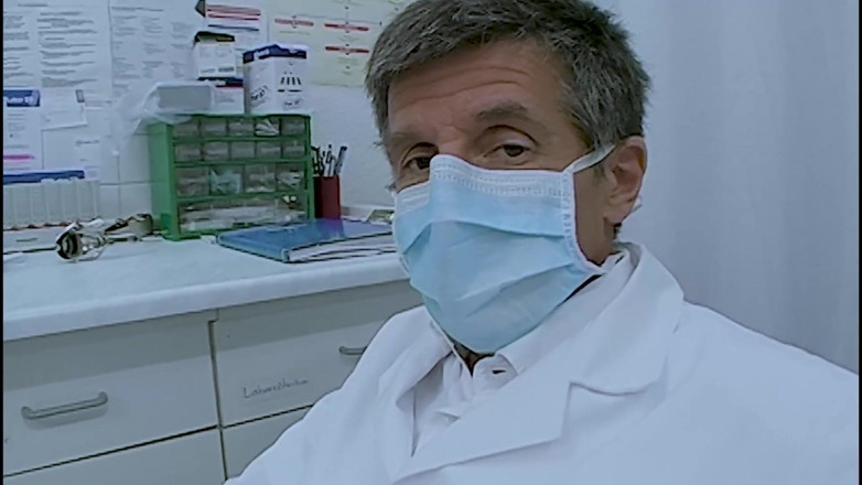 Sextermedia by Pete: おしっこ、カーラ、医者の診察室でおしっことセックス