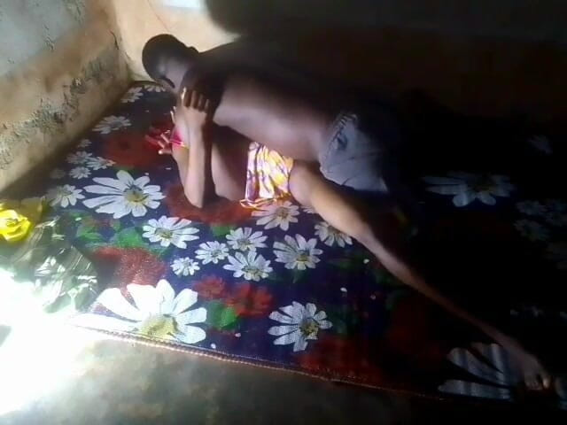 Pornsexlive: Apes trebuie să verifice dacă eu sunt încă un virgin, tatăl...