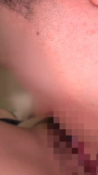 Eine affäre mit liebe: eine junge ehefrau mit schönen brüsten hat sex, um ihre sexuellen spannungen zu lösen