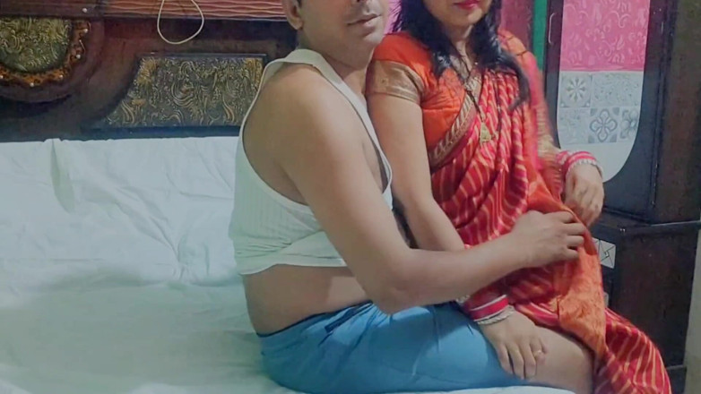 piryaprajapati: Newly Married Bhabi Full Enjoy Fuck in Saree