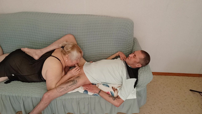 Zona901: Hàng xóm nhào vào cổ họng của cô ấy với một...