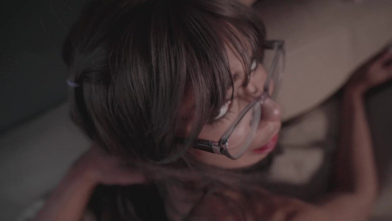 Cindy Luna Petite: Trad Fru Ansikte Knullad Medan Matlagning: Hardcore Sex!