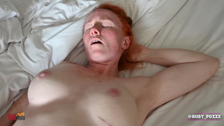 PNW Porn: Pengalaman teman wanita Ruby bahagian 2