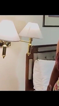 Ateşli kız otel odasında sikiliyor Hintli
