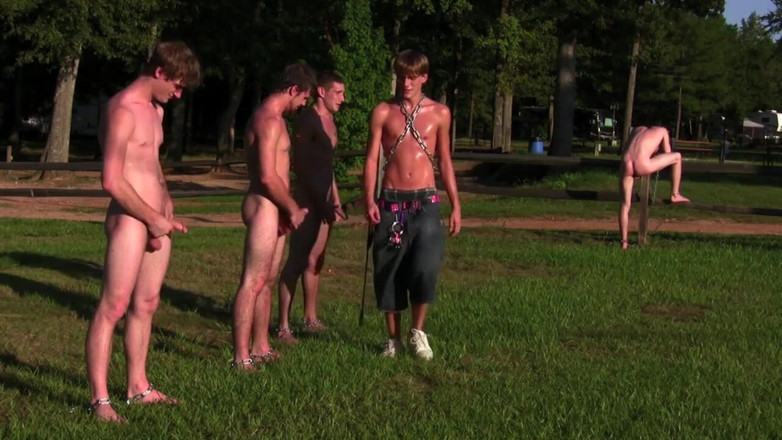 Dream Boy Bondage: Camp des mauvais garçons - chapitre 2