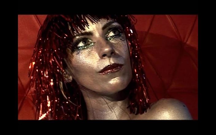 Xtime Network: Alien sex Vetřelci tvrdě šukají na Zemi - scéna 2