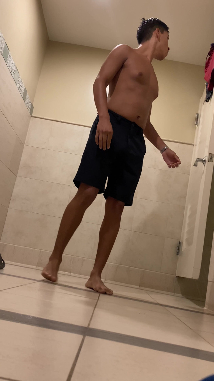 joanraay: ホテルのトイレでのオナニー