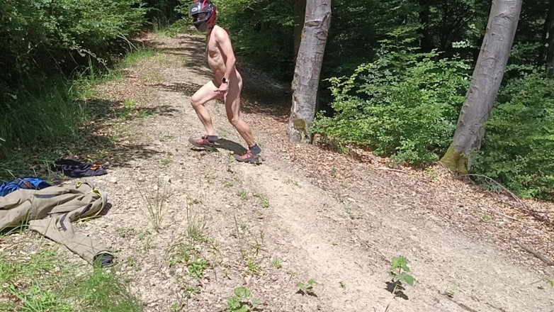 kickerscooter: W oczach szorstkiego fap z wytryskiem na brzuchu