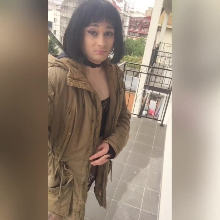Sissyvalerie69: Quase pego por um vizinho