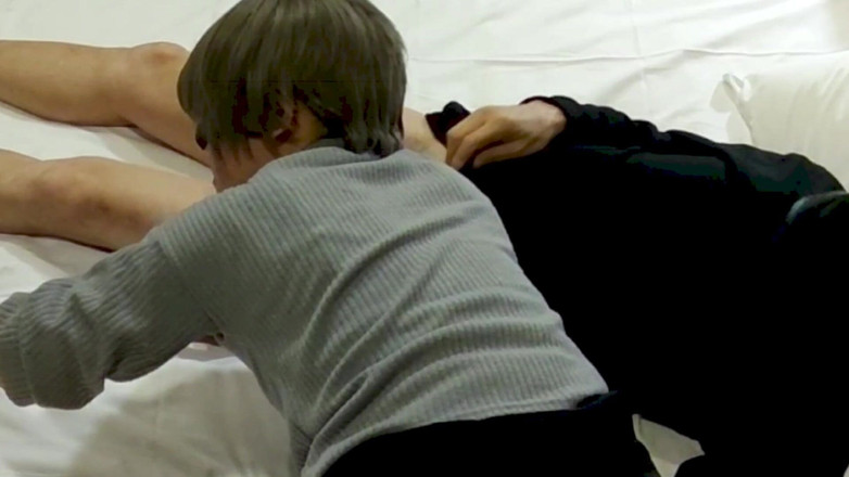 akeieroi: Le désir d’un couple adultère seulement la nuit