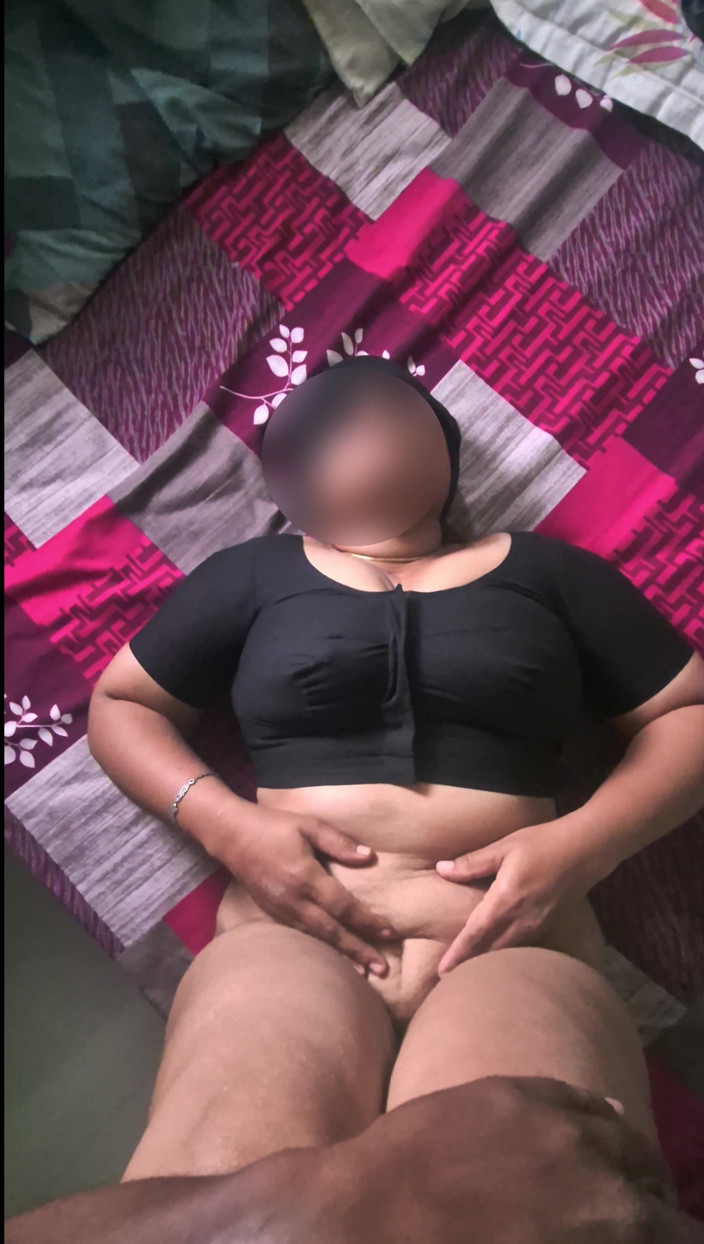 Black & white desicat: Sexy Desi Housewife in Black Blouse Hard Fucked &amp; Pussy Creampied
