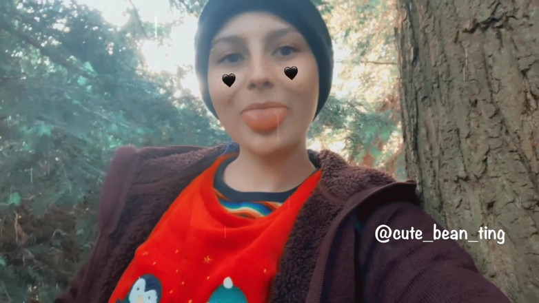 Alice Bean: 户外流着白浆的阴户