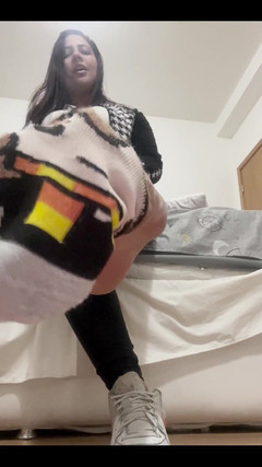 KiffaFeet: 땀에 젖은 슈퍼 냄새 나는 운동화를 제거 내가 당신을 위해 어제 입고 있었다