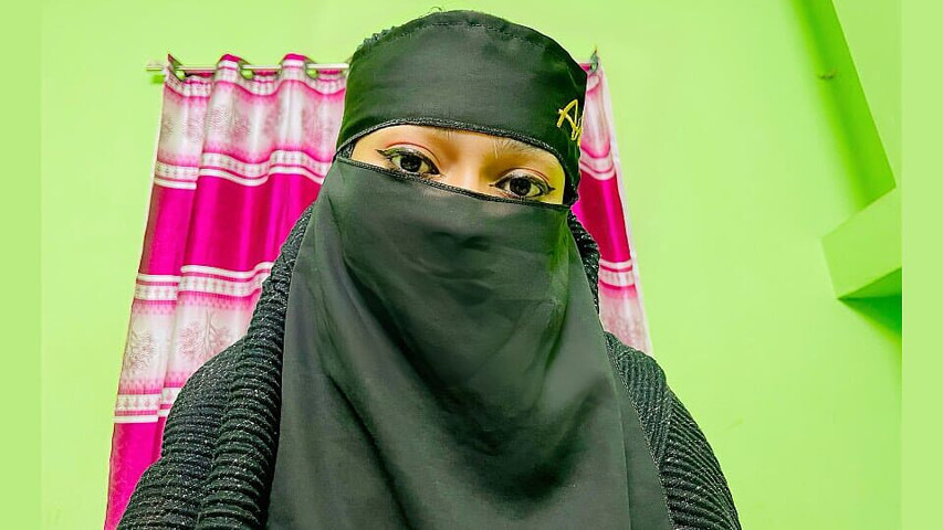 Aunty You're so Sexy and Your Figure Is Look Like Sanny Leone (Kaleonjoybd)