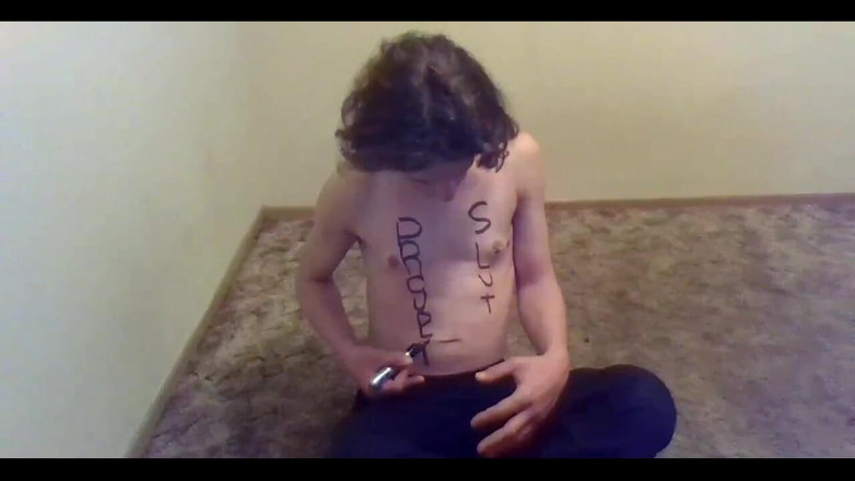 LilTaste: लेटर्स के साथ शरीर को ढँकना