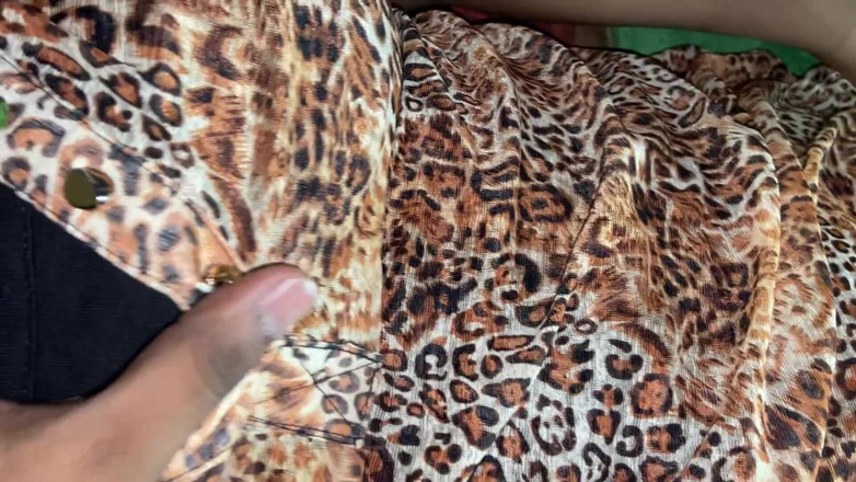 Angoori: Tatăl vitreg a futut-o pe fiica vitregă într-un hotel Goa cu...