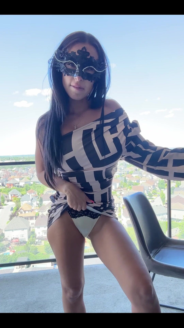 Miss Lexa: Nový balkon nevlastní sestry