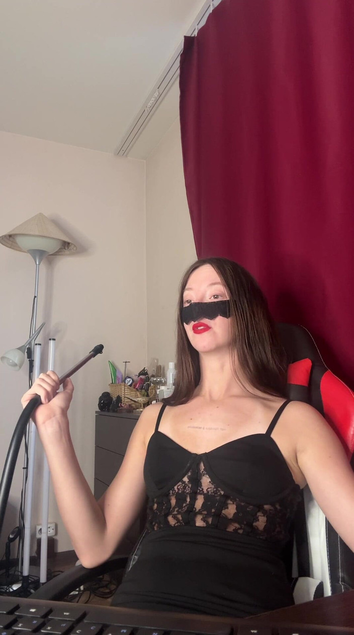 Skinny_lady69: ¡No eres un hombre! Tú perdedor