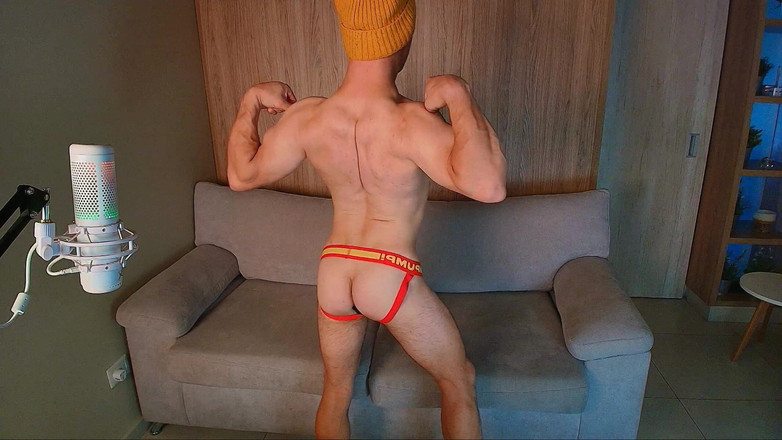 Max_Russell: Bel Russo Che Mette in Mostra I Suoi Muscoli E...