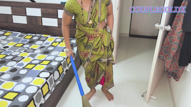 Sexy Komal: Komal genoot met lesbiennes