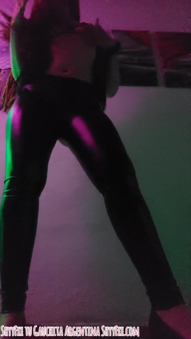 Tu Gauchita Argentina: Shyyfxx Dogging, Twerk and Dance of Your Richest Argentine Redhead!
