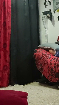 Mi-am pus o lenjerie sexy pentru fratele meu vitreg ca să-i pot