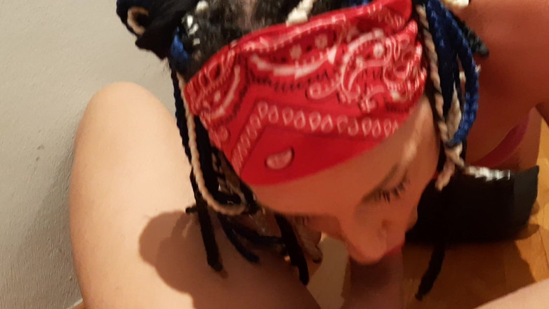 Danaxmuscles: Lízání ptáka a koulí