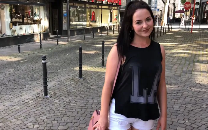 Emma Secret: Too Bold! Convinced to Fuck in the Middle of the...