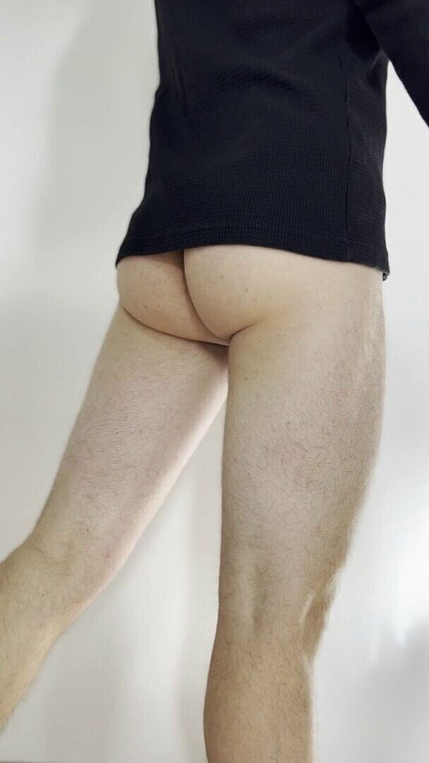 Apomit: Cậu bé tuổi teen trêu chọc với cặp mông màu...