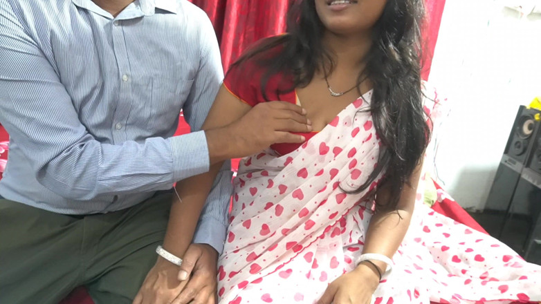 Mumbai Ashu: Bhabhi trông hoàn toàn tuyệt đẹp trong saree đó; Nó làm cho...
