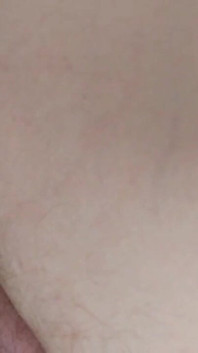 我毛茸茸的阴户里的手指被称为阴蒂手淫