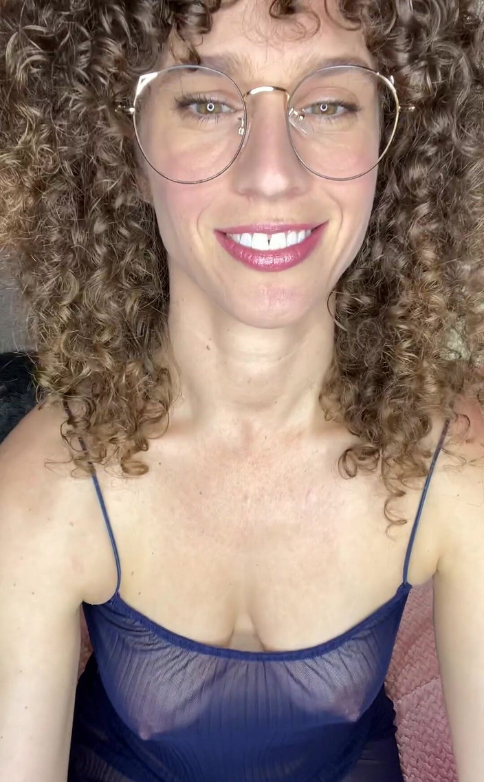 VibeWithMommy: Styvmamma joi! Jag behöver dig.. Jag behöver att du slickar...