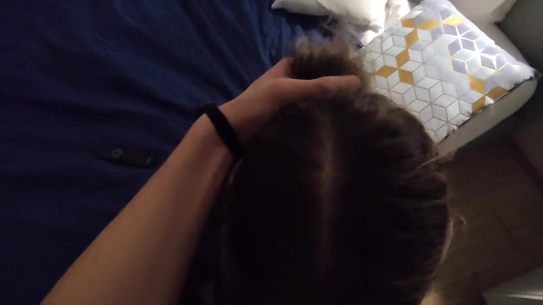 CrazyPhCouple: La sorellastra di 19 anni della mia ragazza viene scopata duramente