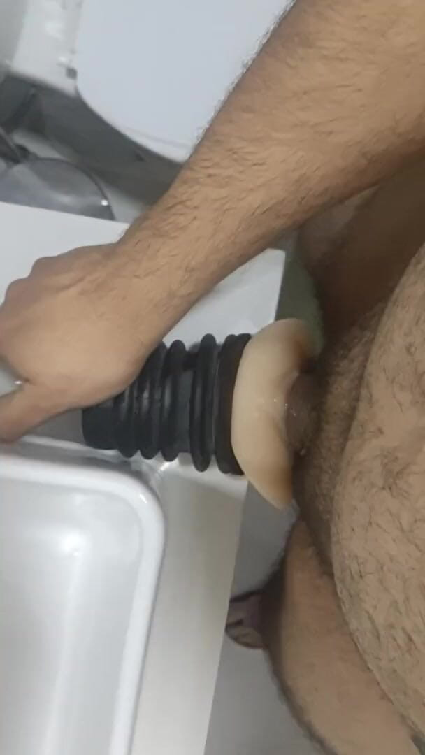 Ppentel21: Pedro Pentel punches until he comes in the silicon pussy.