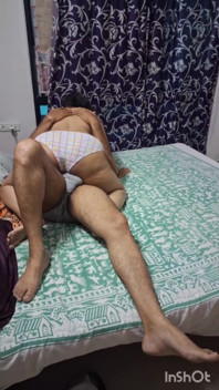 दोस्त की पत्नी को चोदो! कृपया चूत के अंदर वीर्य न छोड़ें
