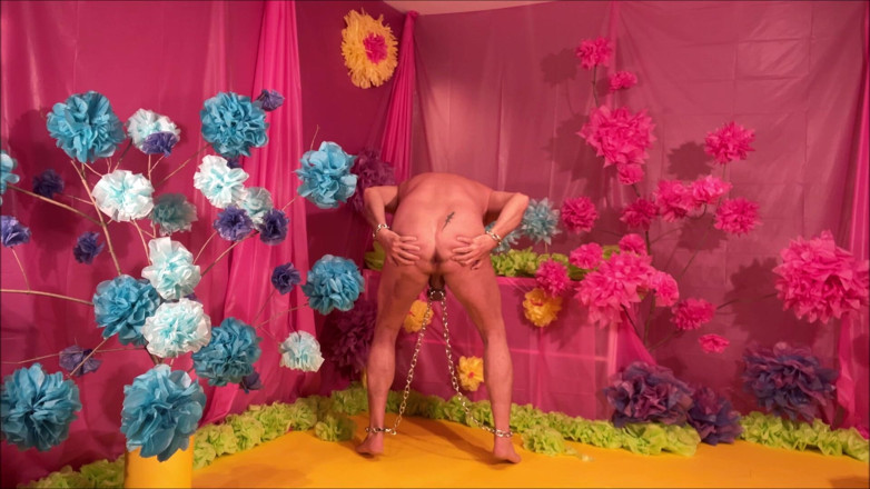 Dom Rod: The Easter Bunny Lays Its Eggs 1