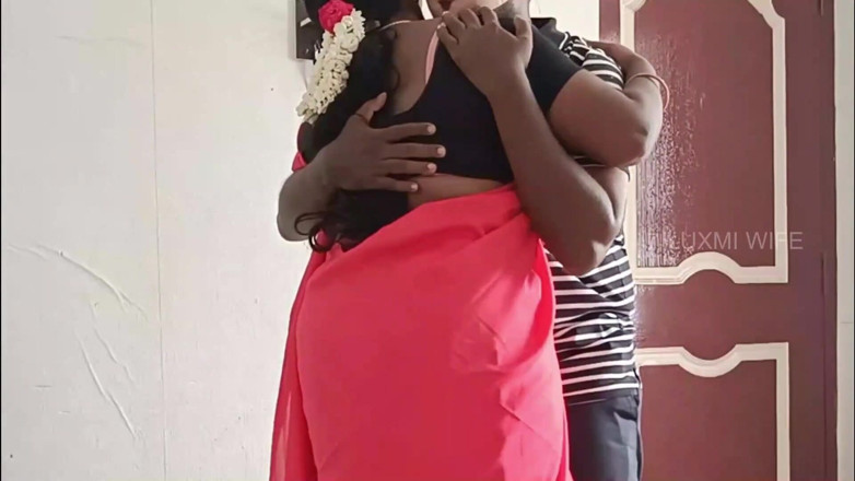 Luxmi Wife: Newspaper Boy Fuck a House Wife